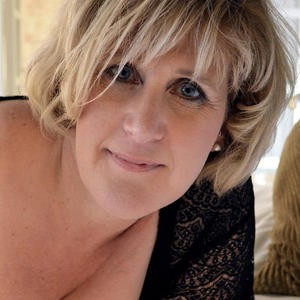 rudecam.live Catherinecan livesex profile in busty cams