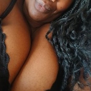 streamate Curvy_GinaX webcam profile pic via badgirlwebcam.com