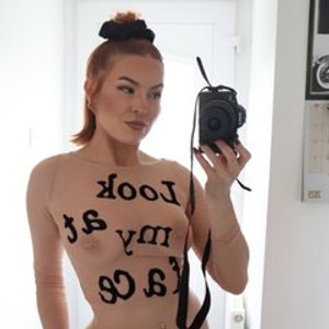 streamate Nova_J_UK webcam profile pic via badgirlwebcam.com